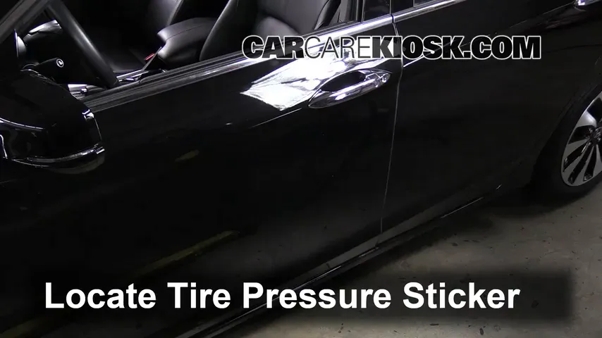 2015 Honda Accord Hybrid Touring 2.0L 4 Cyl. Tires & Wheels Check Tire Pressure